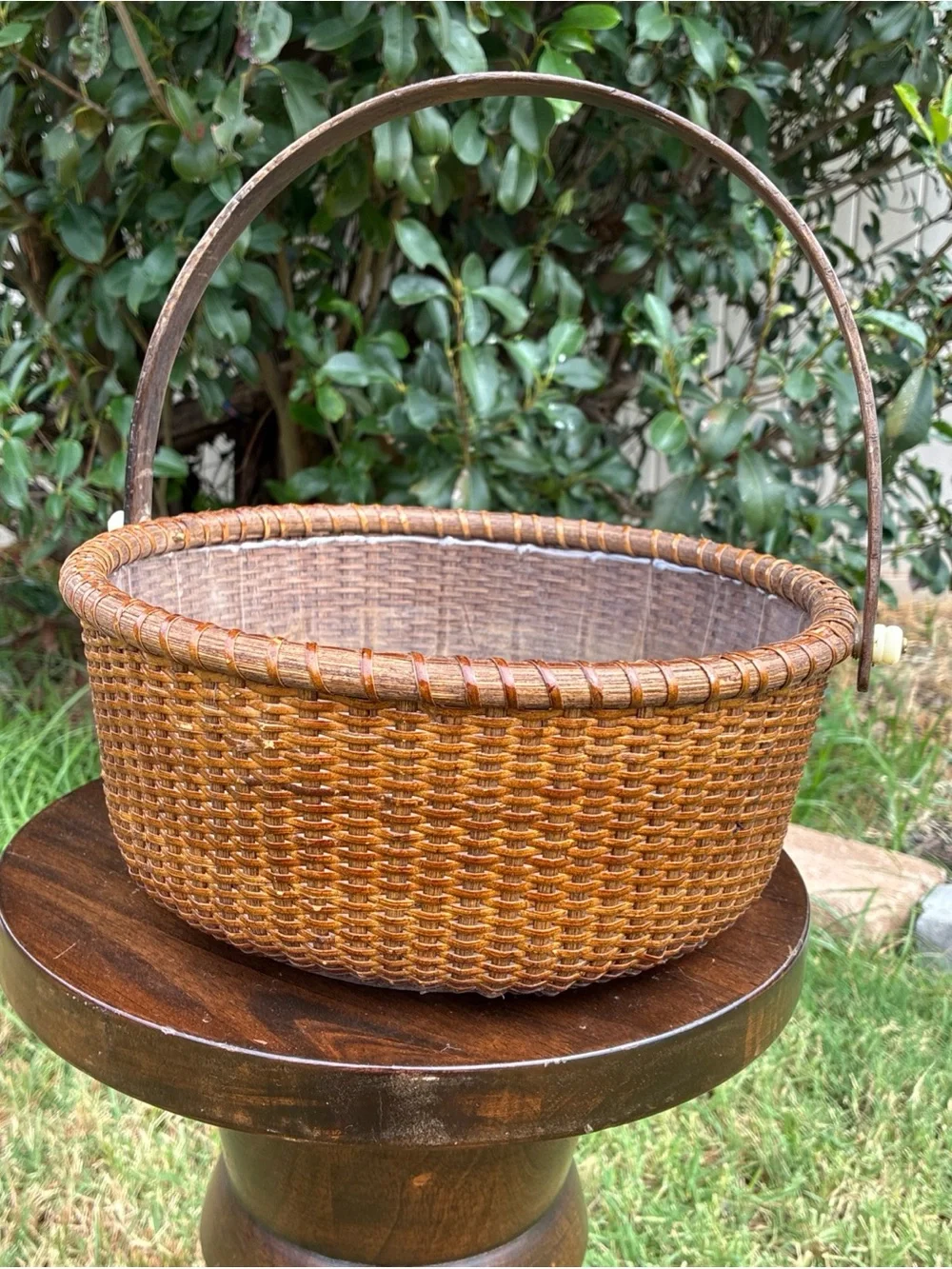 Nantucket Lightship Basket with swing handle vintage. Dark brown